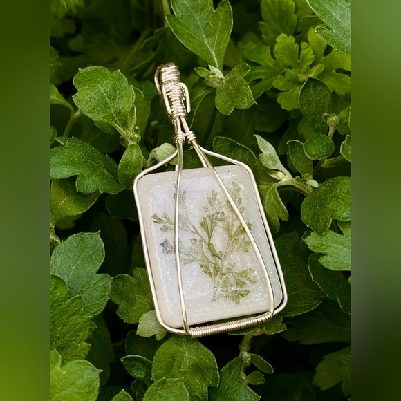 HANDMADE Wire Wrapped Resin Art Fern Cabochon Statement Pendant - Picture 8 of 10